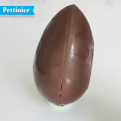 Place egg on a blob of fondant to keep it secure.