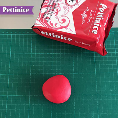 I started with 100gms of Pettinice red which easily made 3 flowers