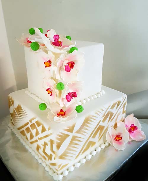 Wedding cake by Lola Liava'a Tonga