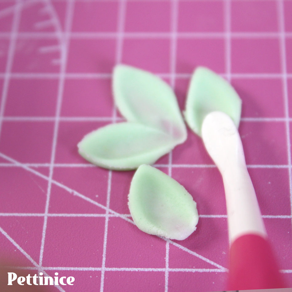 Separate the petals and use your Dresden tool to create movement.