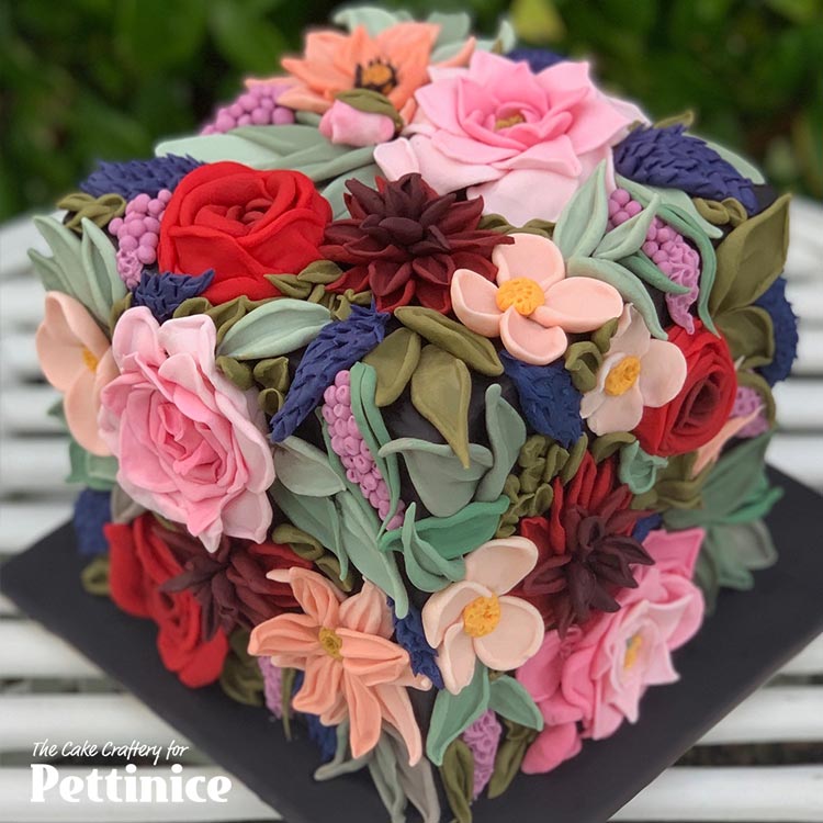 Pettinice Fondant Flower Cake