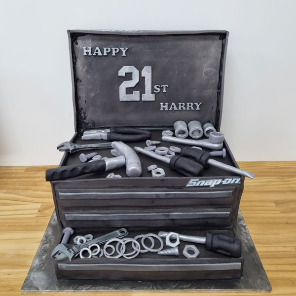 Toolbox cake by Danielle Bale - Coast Cakes