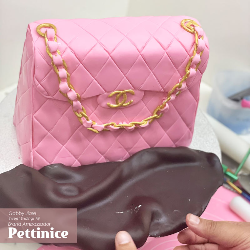Pettinice  How to make a Chanel inspired handbag